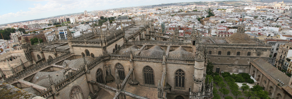 sevilla cathedral above.jpg